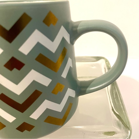 Thyme & Table Stoneware Mug Metallic Gold & White Chevron Modern Design 16oz - Picture 3 of 7
